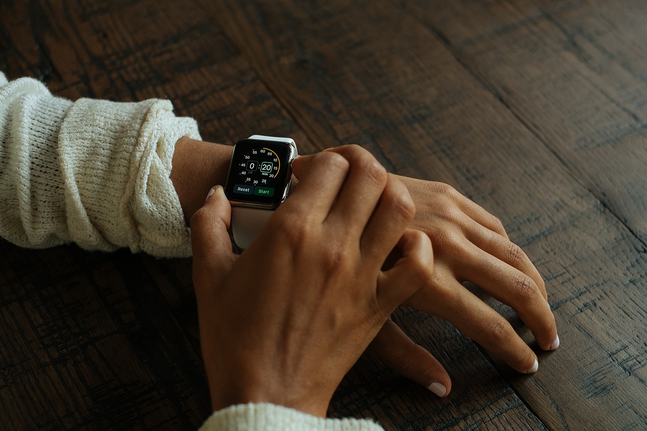 cara mengatasi smartwatch tidak bisa di charge